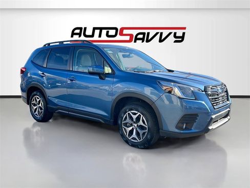 Used 2024 Subaru Forester Premium image 1