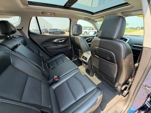 Used 2022 GMC Terrain SLT w/ Infotainment Package II AWD/4WD image 25