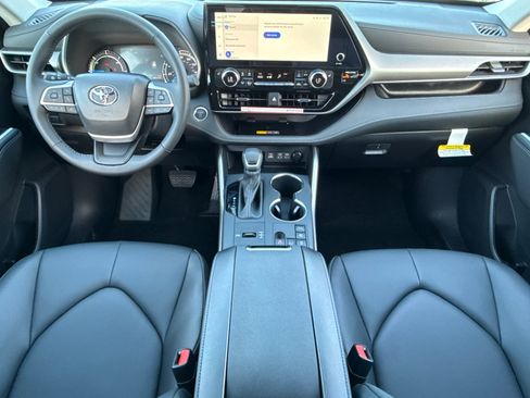 Certified 2026 Toyota Highlander XLE AWD/4WD image 21