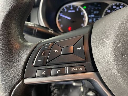 Used 2022 Nissan Kicks S FWD image 11
