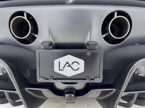 Used 2022 Ferrari SF90 Spider image 40