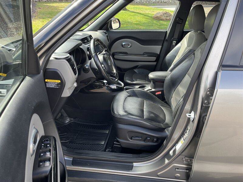 Used 2014 Kia Soul + w/ Audio Package FWD image 10