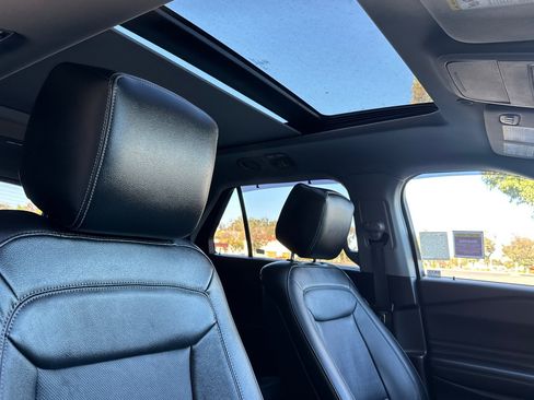 Used 2020 Ford Explorer Limited w/ Class III Trailer Tow Package image 17