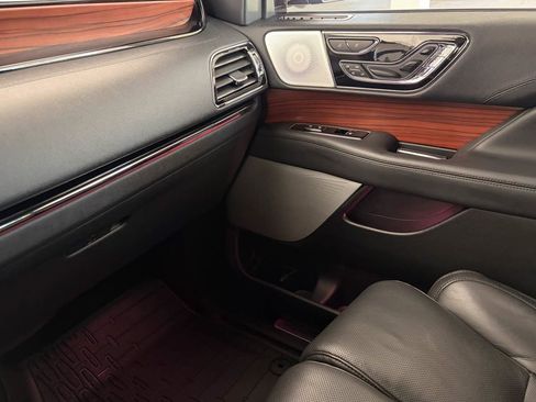 Used 2024 Lincoln Navigator Reserve AWD/4WD image 28