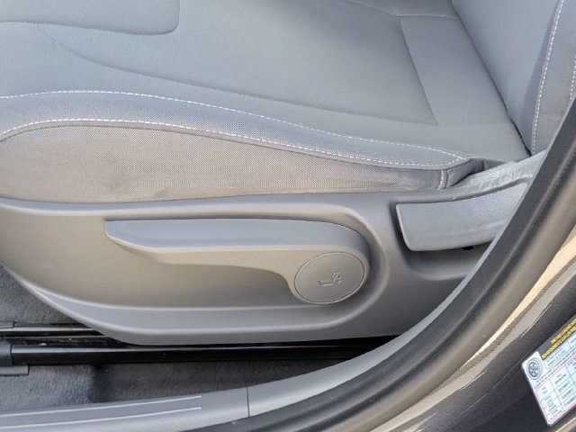Used 2023 Hyundai Elantra SEL w/ Convenience Package FWD image 19