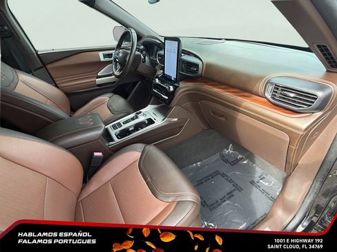 Used 2023 Ford Explorer King Ranch w/ Technology Package RWD image 32