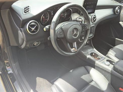 Used 2019 Mercedes-Benz CLA 250 image 3
