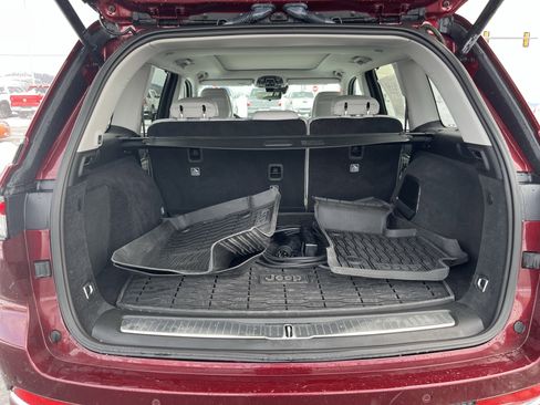 Used 2022 Jeep Grand Cherokee Overland w/ Luxury Tech Group IV image 5