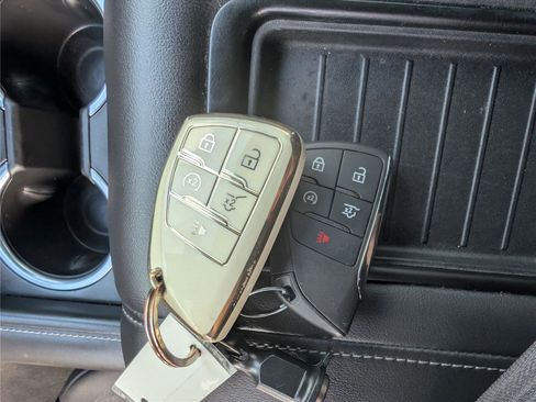 Used 2021 Chevrolet Suburban LS image 14