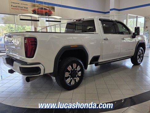 Used 2025 GMC Sierra 2500 Denali w/ Denali Reserve Package AWD/4WD image 4