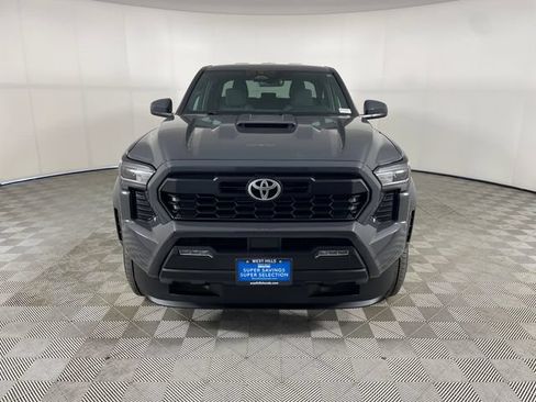 Used 2024 Toyota Tacoma TRD Sport AWD/4WD image 25
