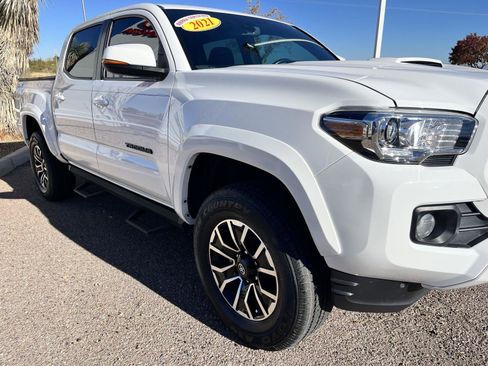 Used 2021 Toyota Tacoma TRD Sport image 14
