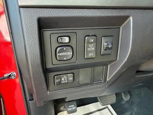 Used 2016 Toyota Tundra SR5 image 17