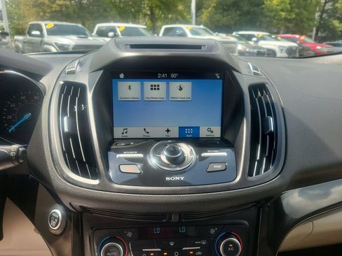 Used 2018 Ford Escape Titanium AWD/4WD image 27