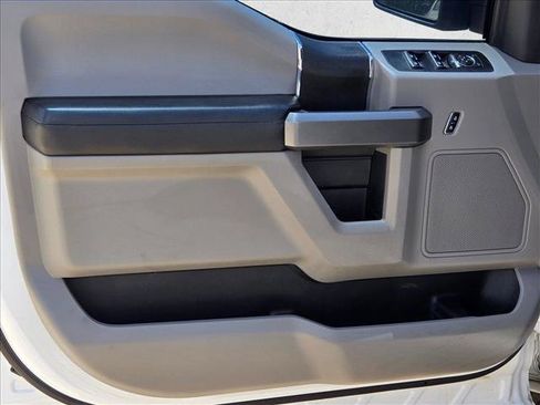 Used 2015 Ford F150 XLT w/ Trailer Tow Package RWD image 10