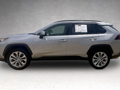 Used 2020 Toyota RAV4 XLE Premium AWD/4WD image 3