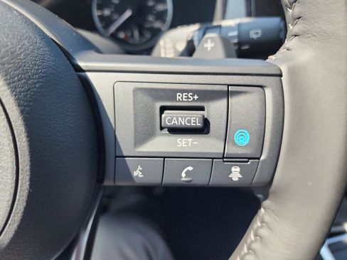 New 2025 Nissan Pathfinder SV w/ Black Appearance Package image 18