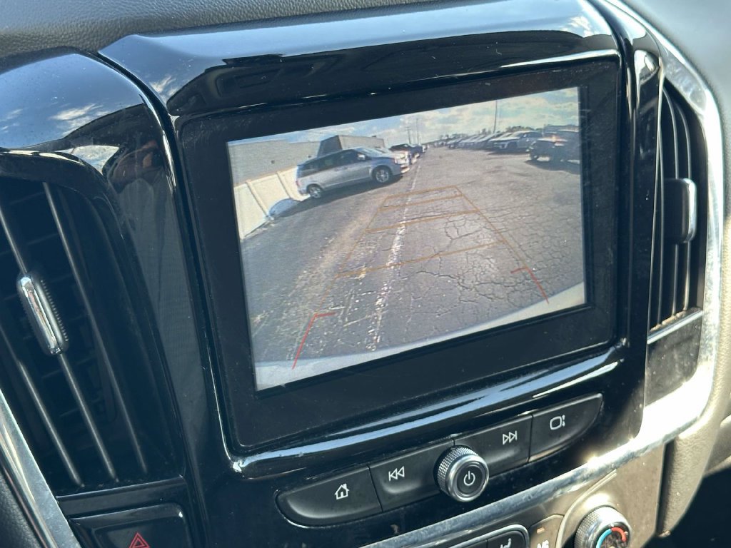 Used 2018 Chevrolet Traverse LT FWD image 25