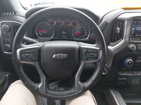 Used 2021 Chevrolet Silverado 1500 LT Trail Boss w/ Convenience Package II AWD/4WD image 18