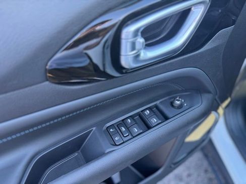 New 2026 Jeep Compass Limited image 13