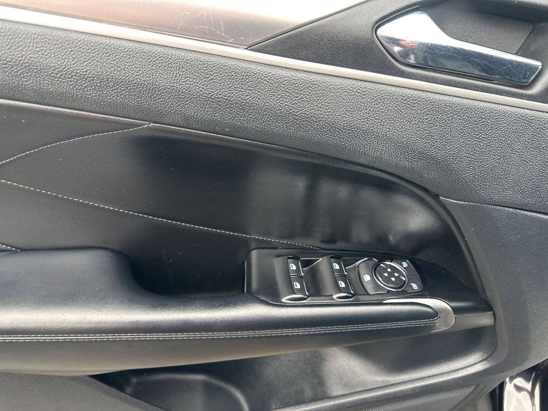 Used 2019 Lincoln MKC Premiere FWD image 18