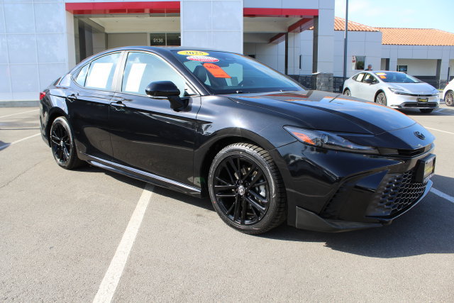 Certified 2025 Toyota Camry SE FWD image 21