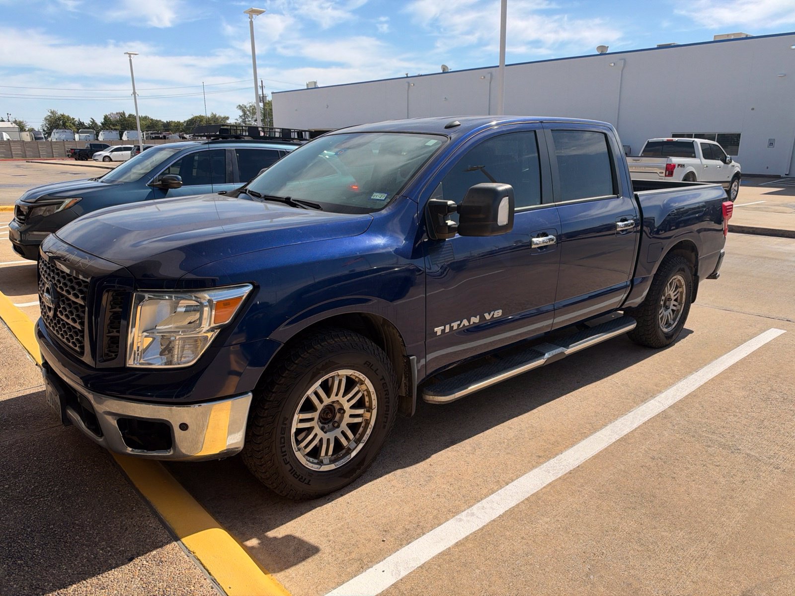 Used 2019 Nissan Titan SV w/ SV Convenience Package AWD/4WD image 1