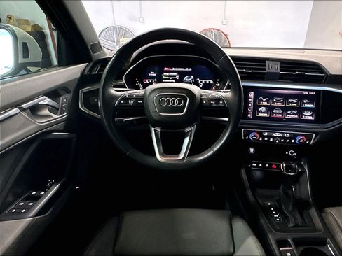 Used 2020 Audi Q3 2.0T Premium Plus w/ Premium Plus Package AWD/4WD image 8