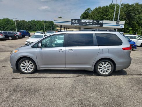 Used 2011 Toyota Sienna Limited w/ Premium Pkg FWD image 1
