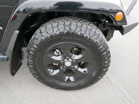 Used 2014 Jeep Wrangler Sahara w/ Dual Top Group image 15