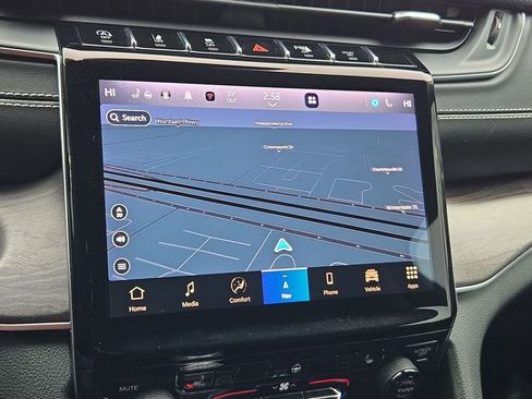 Used 2023 Jeep Grand Cherokee Limited image 35