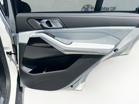 Used 2024 BMW X5 sDrive40i w/ Parking Assistance Package image 32