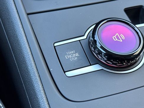 New 2026 Volkswagen Tiguan SE image 22