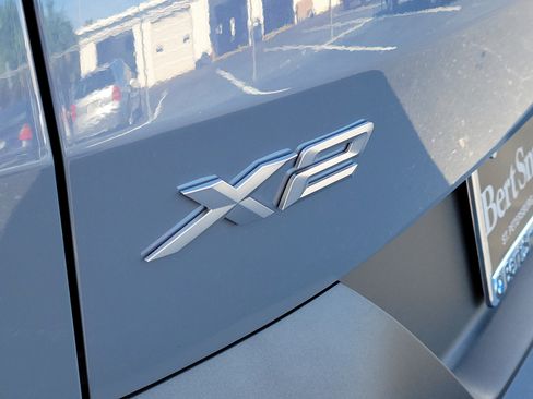 Used 2025 BMW X2 xDrive28i AWD/4WD image 5