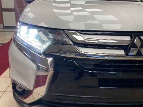 Used 2017 Mitsubishi Outlander GT image 10