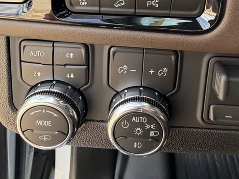 New 2026 GMC Yukon XL Denali Ultimate AWD/4WD image 11