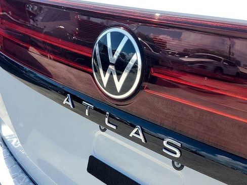 New 2026 Volkswagen Atlas Peak Edition image 5