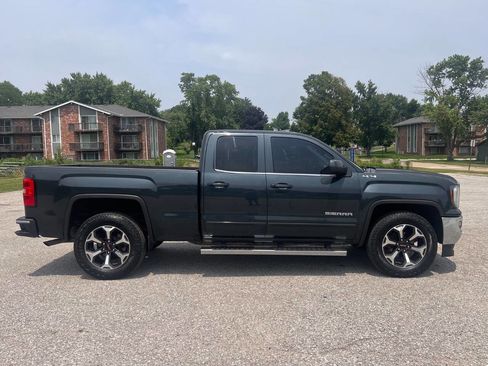 Used 2017 GMC Sierra 1500 SLE w/ SLE Value Package image 6
