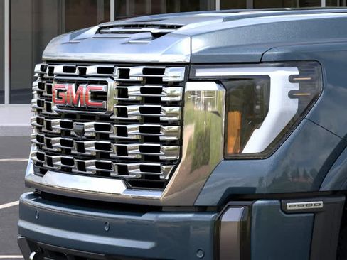 New 2026 GMC Sierra 2500 Denali w/ Denali Reserve Package AWD/4WD image 13