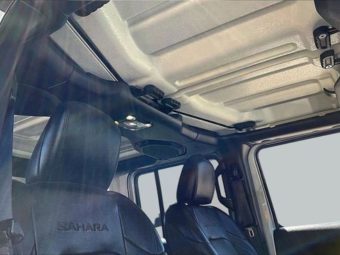 Used 2023 Jeep Wrangler Unlimited Sahara w/ Cold Weather Group AWD/4WD image 29