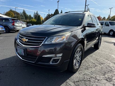Used 2016 Chevrolet Traverse LT image 14