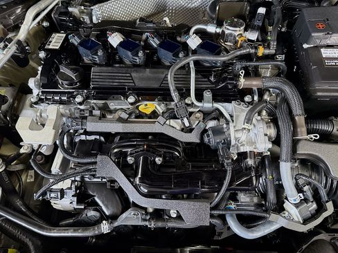 Used 2025 Toyota Corolla LE FWD image 38