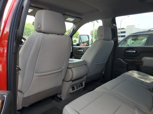 Used 2022 GMC Sierra 2500 SLE w/ SLE Convenience Package image 8