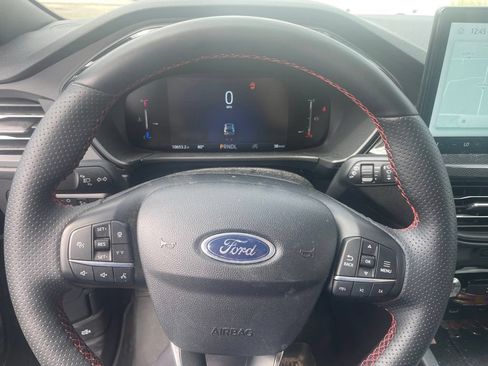 Used 2025 Ford Escape ST-Line w/ Tech Pack #1 AWD/4WD image 13