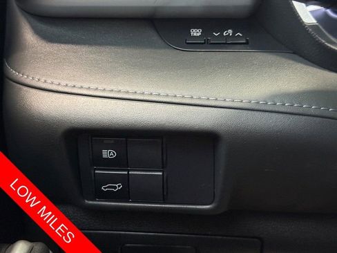 Used 2021 Toyota Highlander XLE AWD/4WD image 28