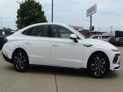 Used 2025 Hyundai Sonata SEL FWD image 5