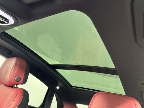 Certified 2025 Porsche Macan S image 16