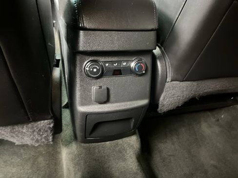 Used 2014 Ford Explorer XLT w/ Equipment Group 202A AWD/4WD image 12