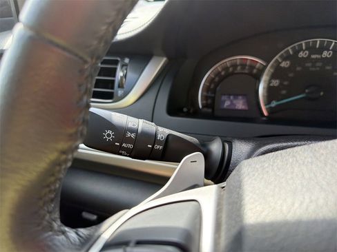 Used 2014 Toyota Camry SE image 23