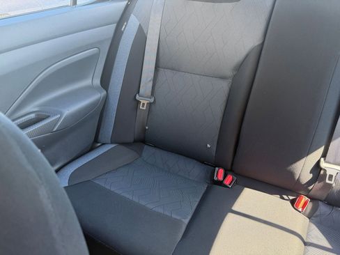 Used 2025 Nissan Versa SV image 37